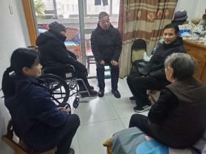 心系職工  情暖寒冬： 順勢藥業黨總支開展走訪慰問活動